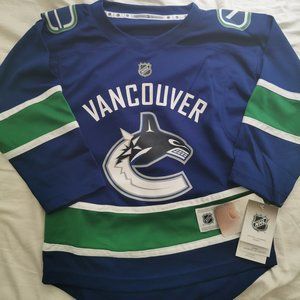 Canucks Jersey Youth S/M BNWT